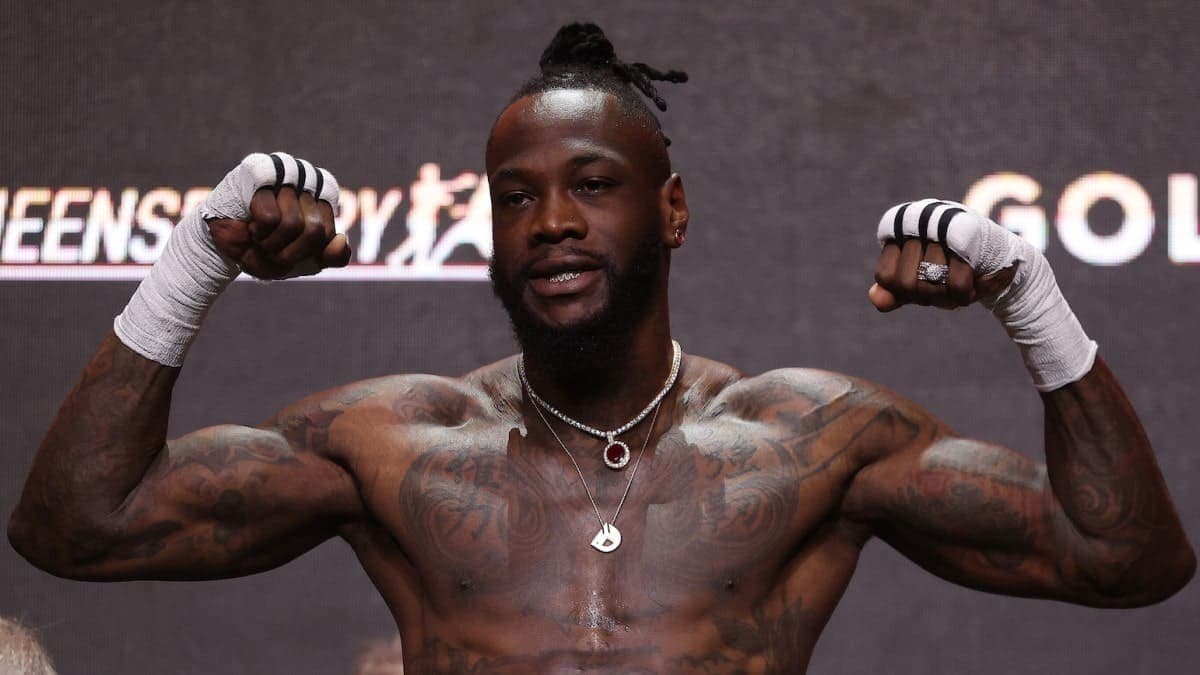 Deontay Wilder weighs 213 pounds, looks like a cruiserweight