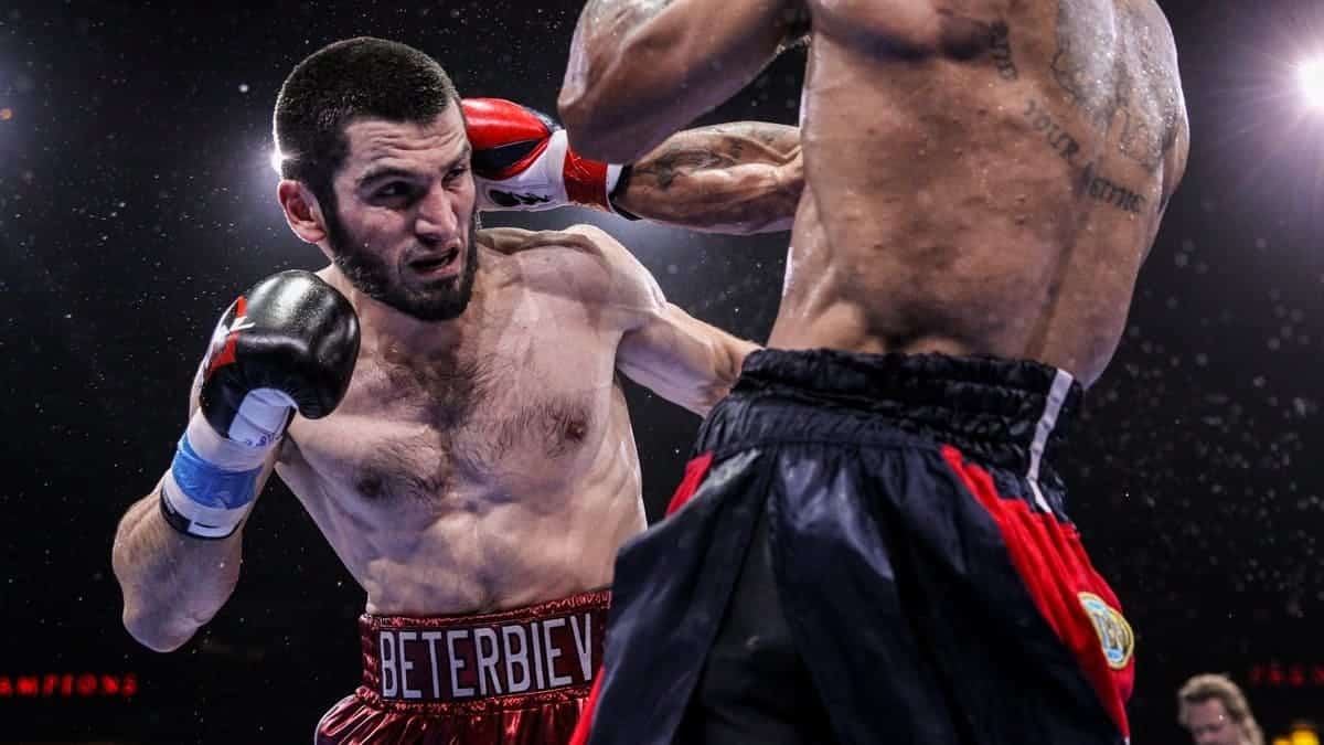 Artur Beterbiev smashes heavyweight
