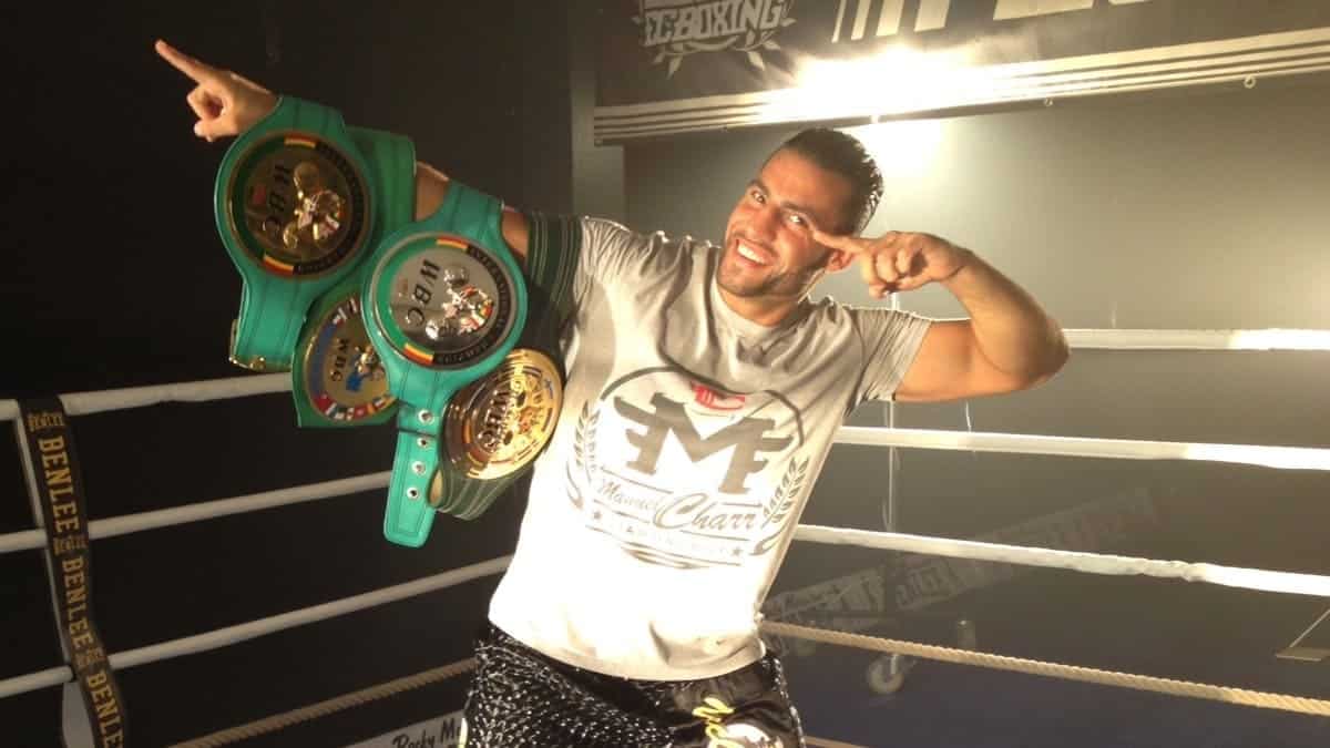 Heavyweight Mahmoud Charr belts