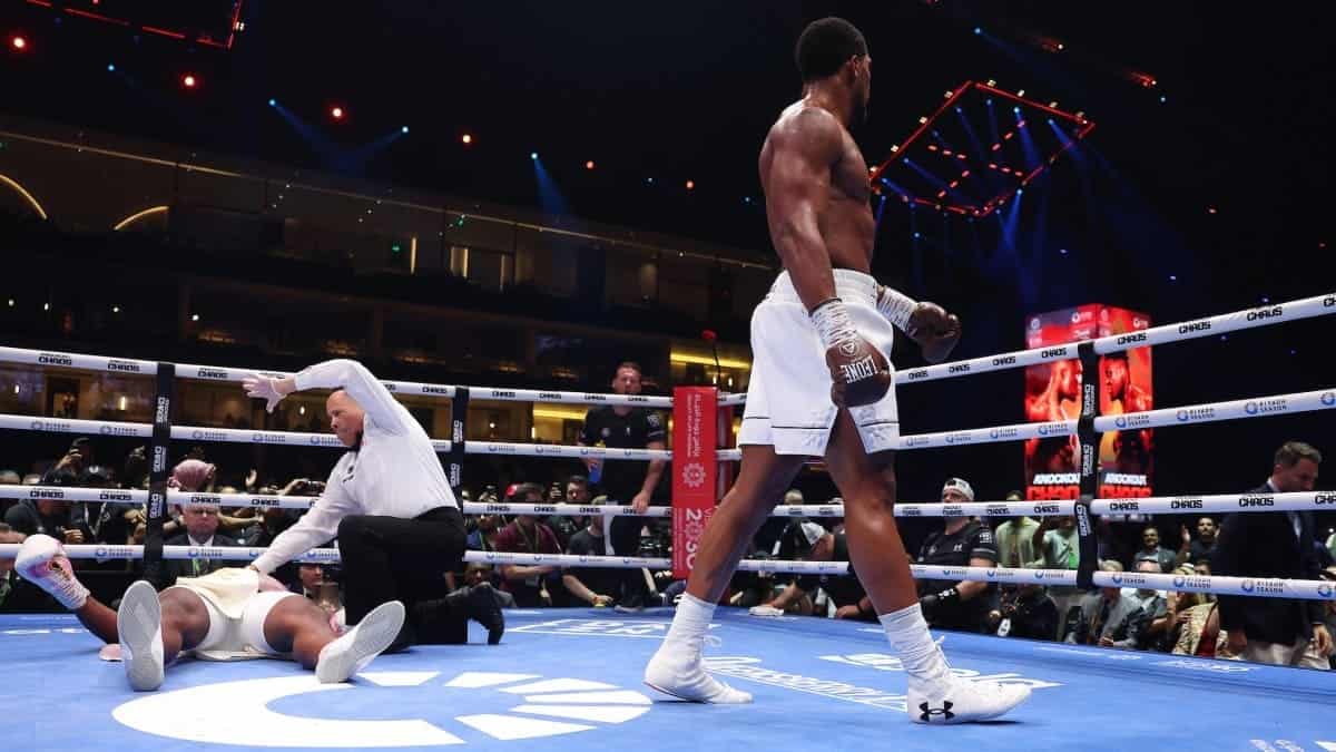 Anthony Joshua knocks out Francis Ngannou